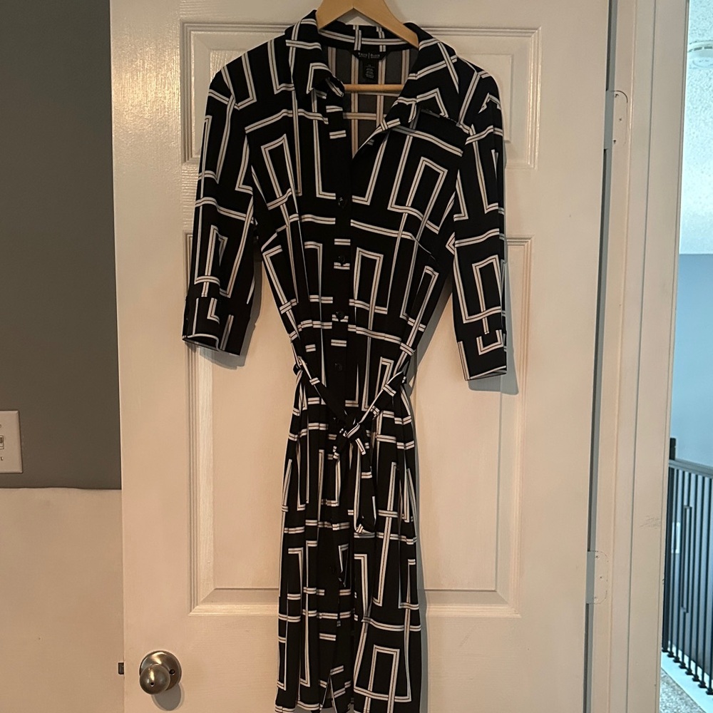 White House Black Market Black and White Short Sleeve Dress